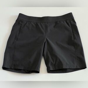 KUHL Men’s Black Shorts Size M with Zip Pockets - Hiking Outdoor